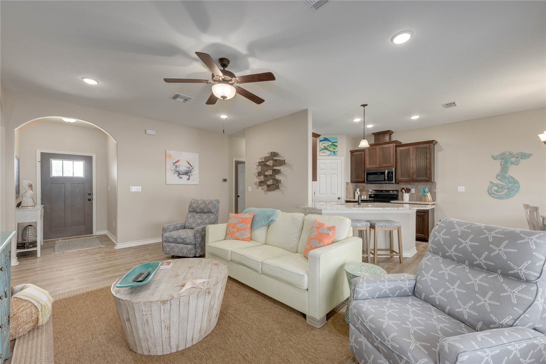 114 Tarpon Ct Property Photo 3