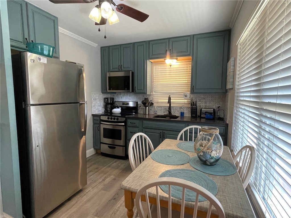 108 Laurel St 11 Property Photo 5