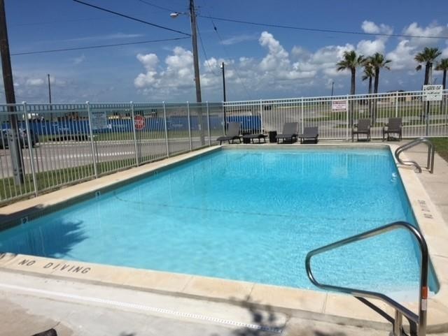 108 Laurel St 11 Property Photo 9