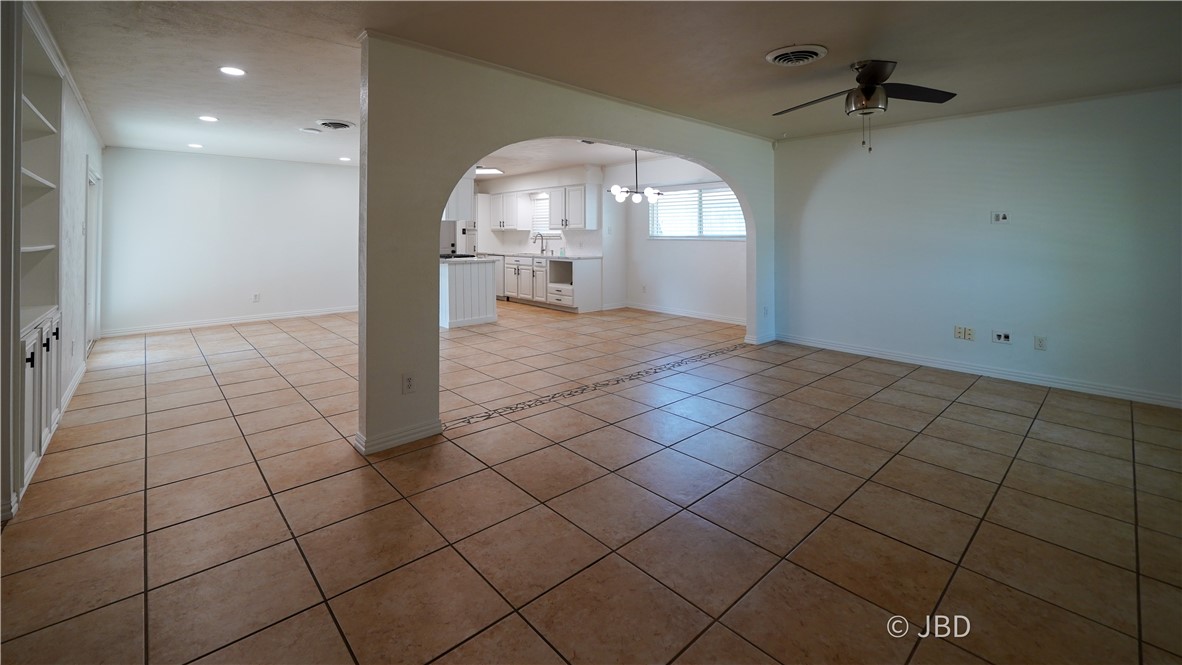 1013 Monette Dr Property Photo 4