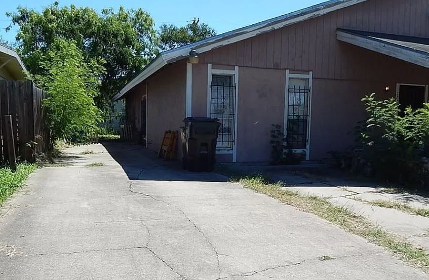 1230 Bernice Dr Property Photo 2