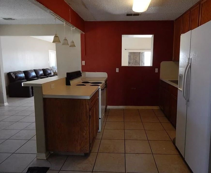 1230 Bernice Dr Property Photo 6