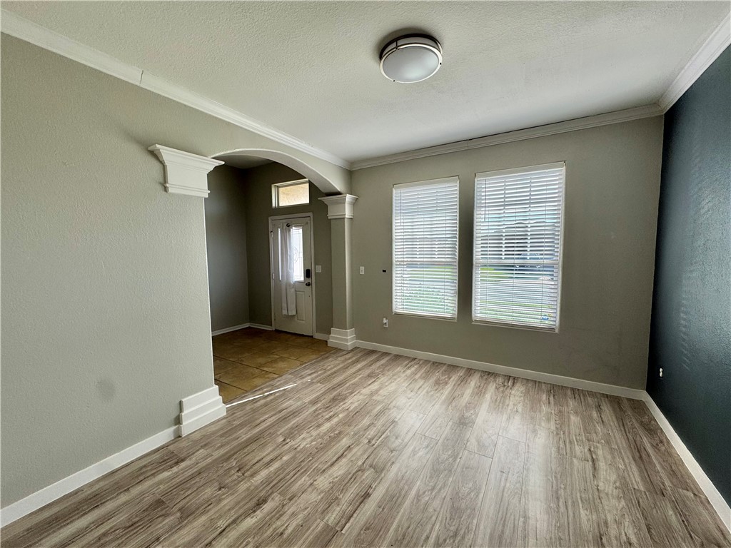 322 Pacific Dr Property Photo 3