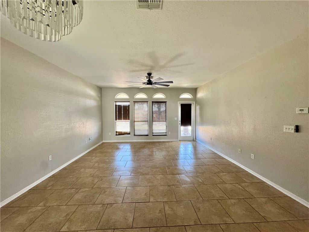 322 Pacific Dr Property Photo 10