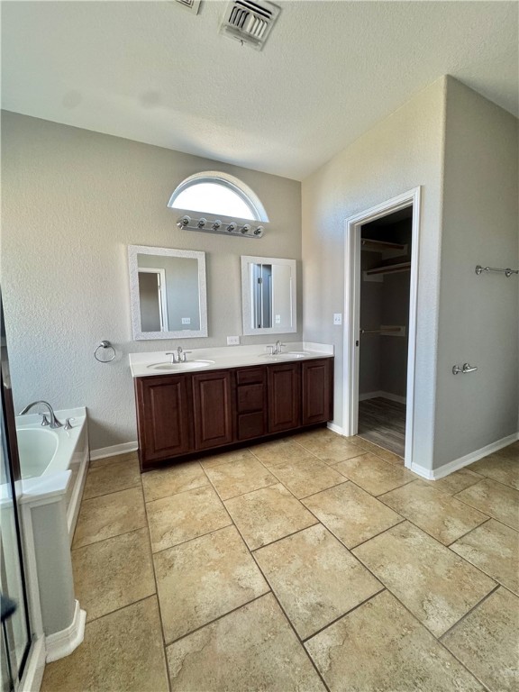 322 Pacific Dr Property Photo 13