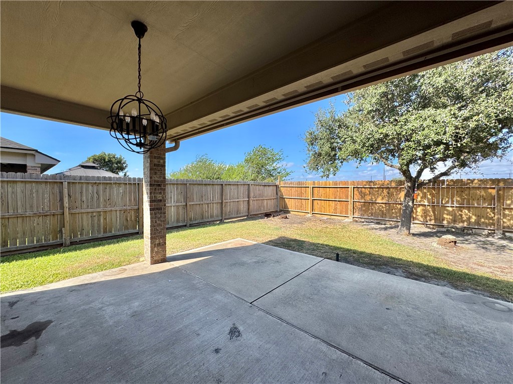 322 Pacific Dr Property Photo 18