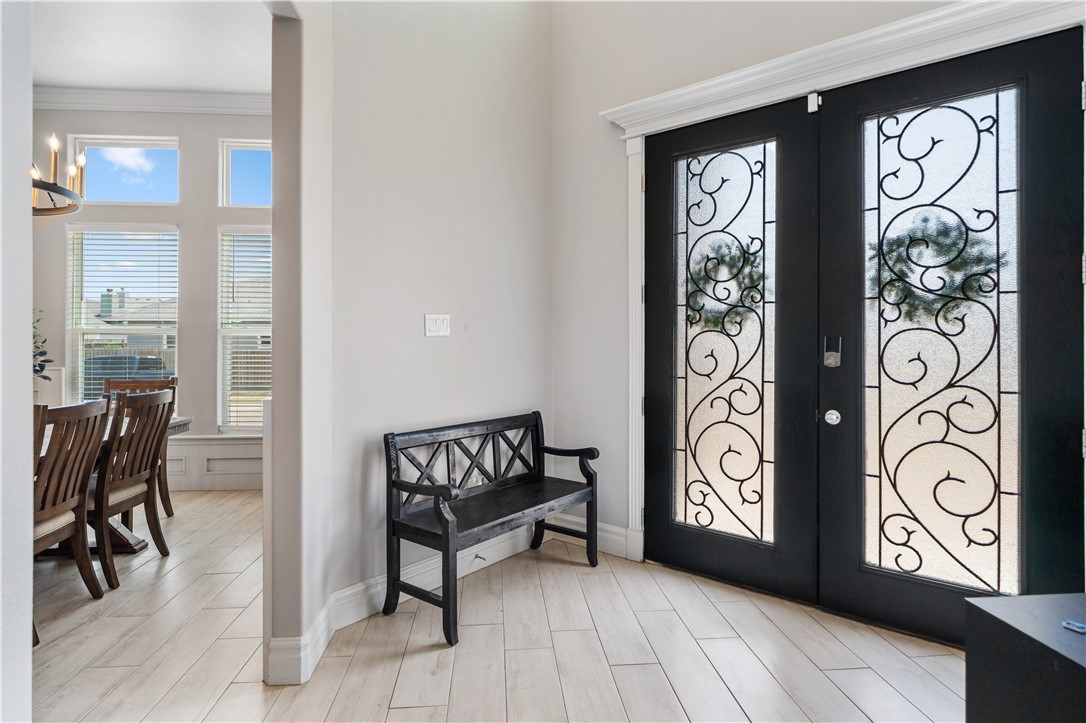 8137 Berenstain Dr Property Photo 4