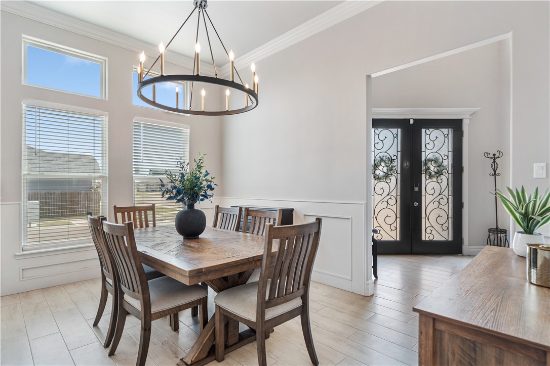 8137 Berenstain Dr Property Photo 5