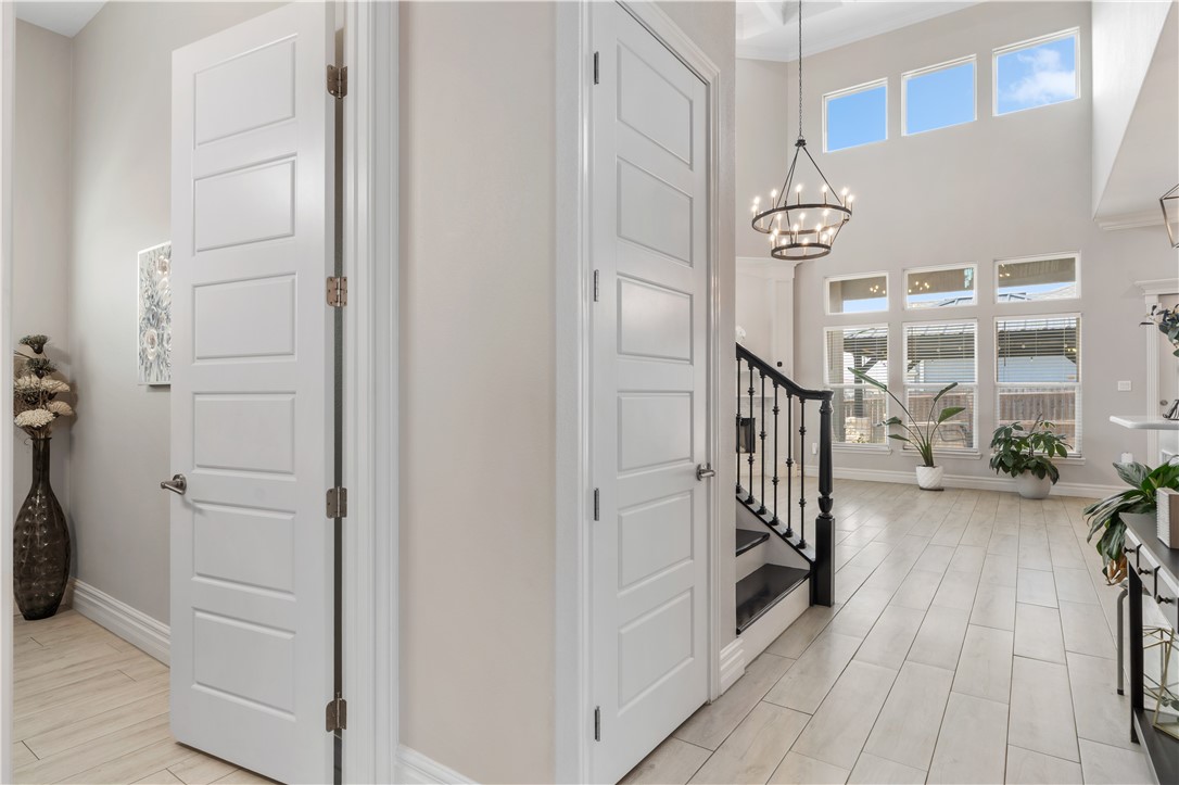 8137 Berenstain Dr Property Photo 6