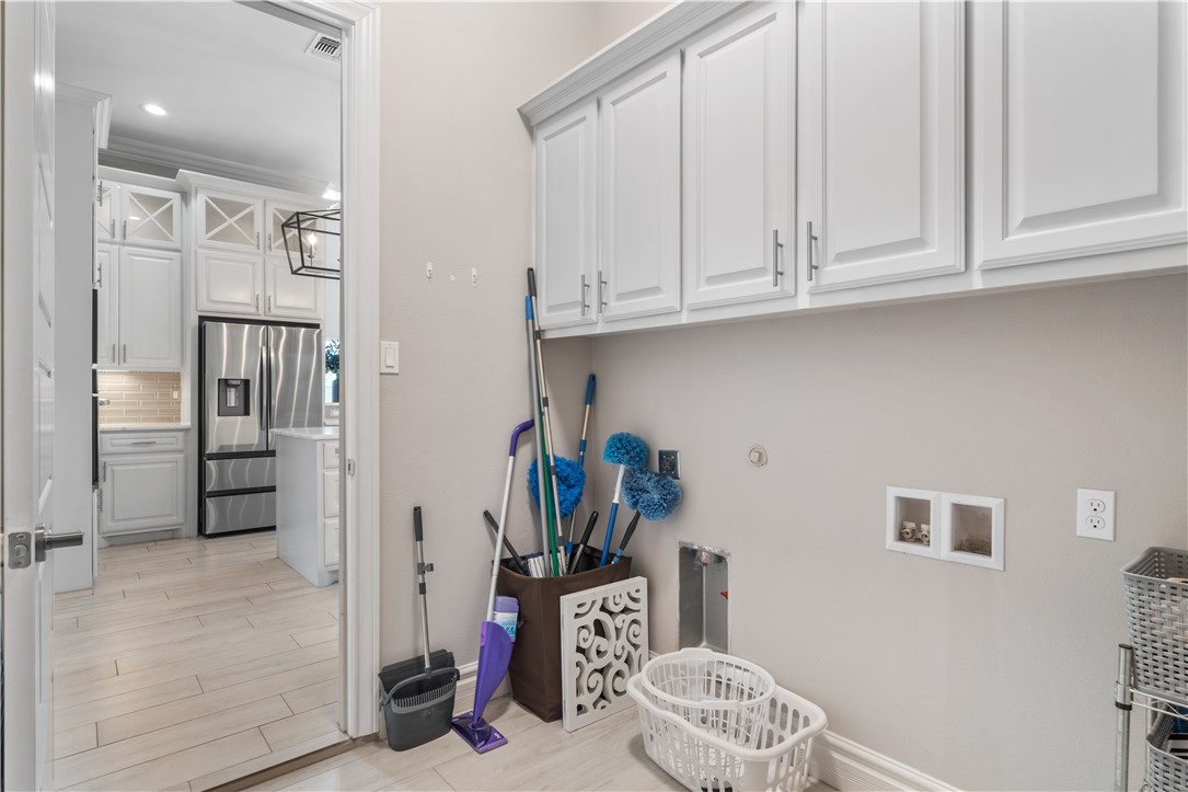 8137 Berenstain Dr Property Photo 18