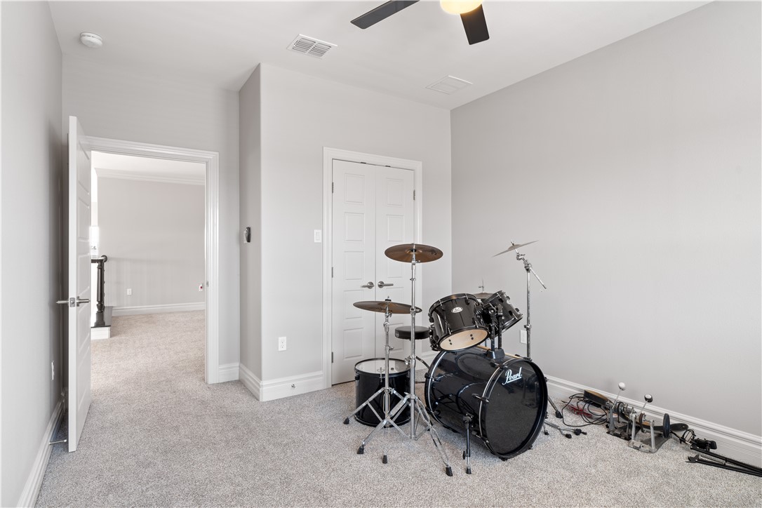 8137 Berenstain Dr Property Photo 26