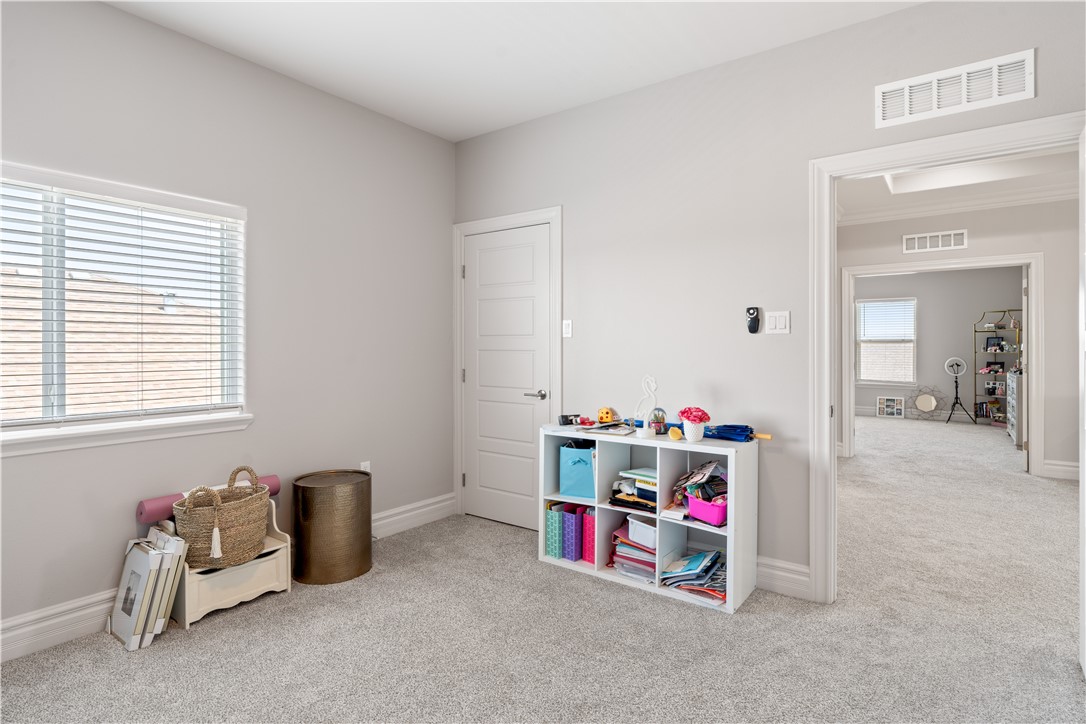 8137 Berenstain Dr Property Photo 31