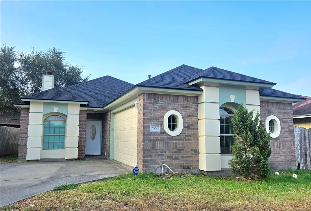 2565 Crestlea Dr Property Photo 1