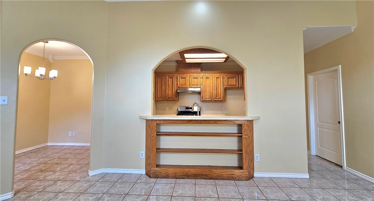 2565 Crestlea Dr Property Photo 6