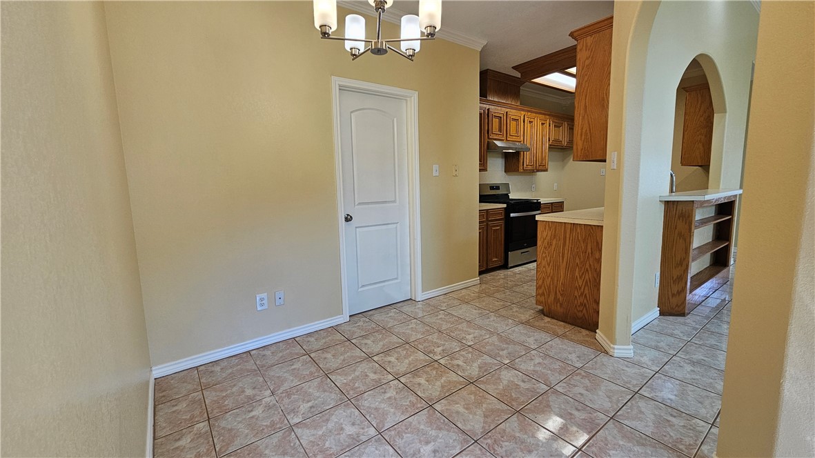 2565 Crestlea Dr Property Photo 15