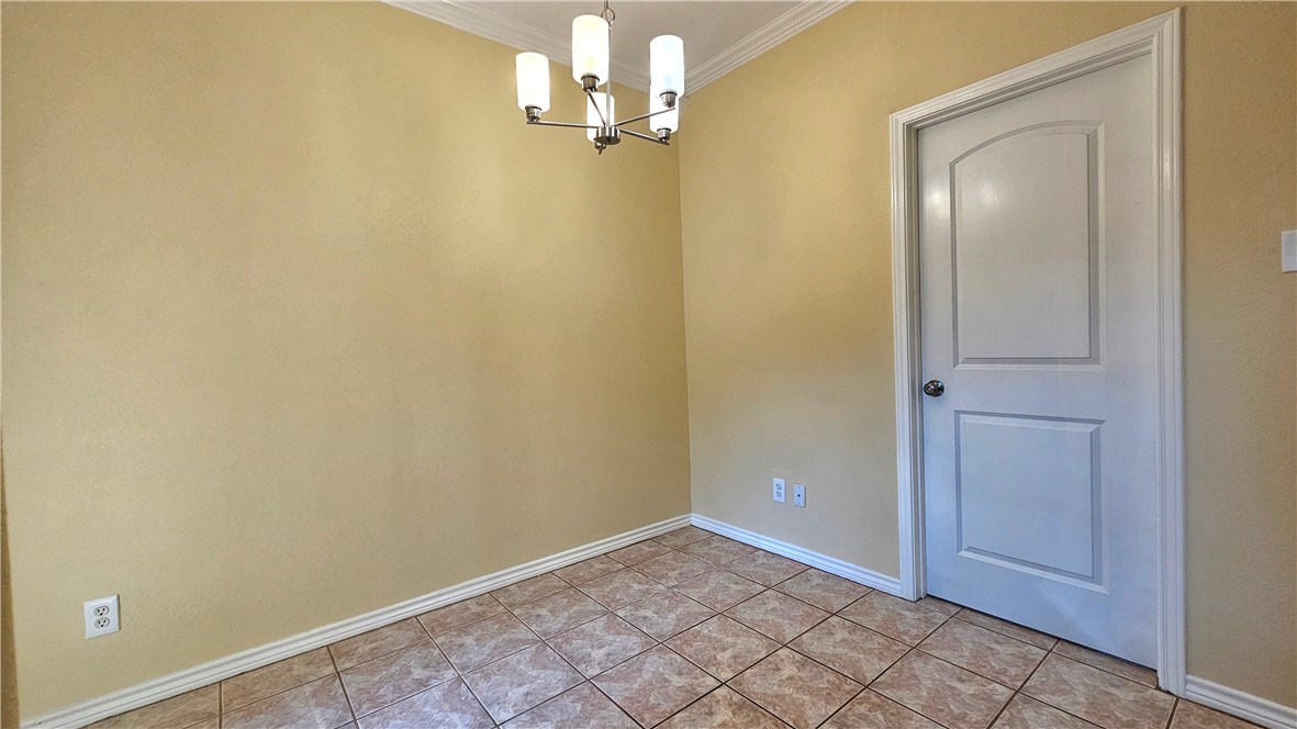 2565 Crestlea Dr Property Photo 16