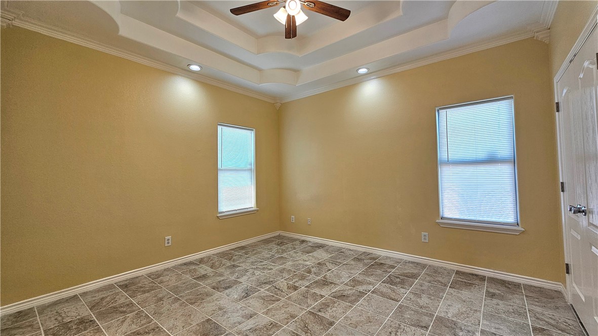 2565 Crestlea Dr Property Photo 17