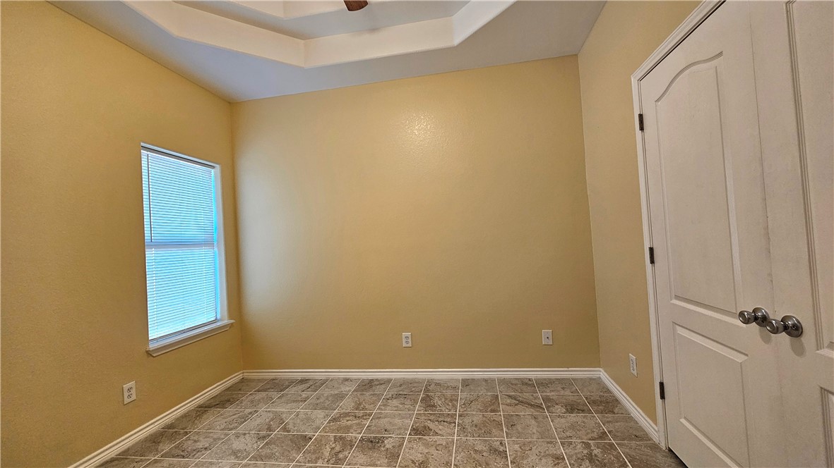 2565 Crestlea Dr Property Photo 22