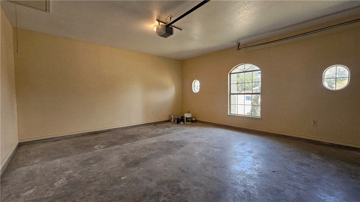 2565 Crestlea Dr Property Photo 30