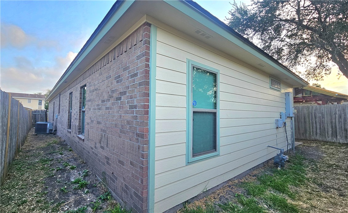 2565 Crestlea Dr Property Photo 33