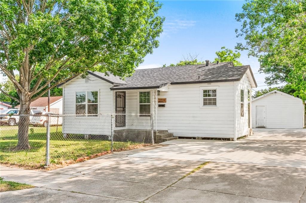 2009 Hudson St Property Photo 2