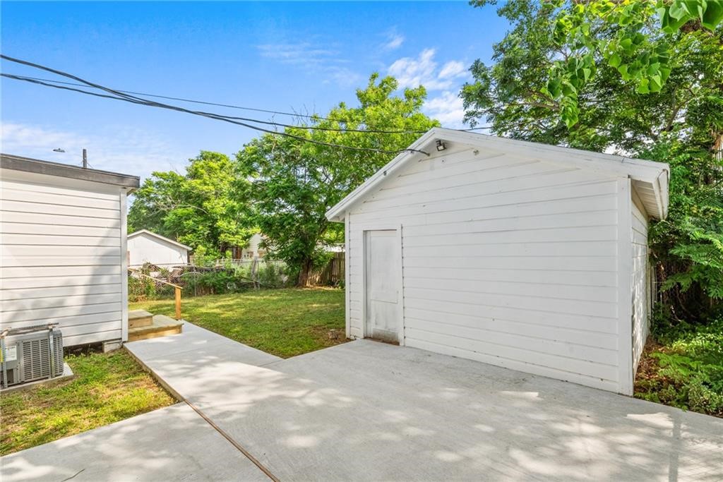 2009 Hudson St Property Photo 5