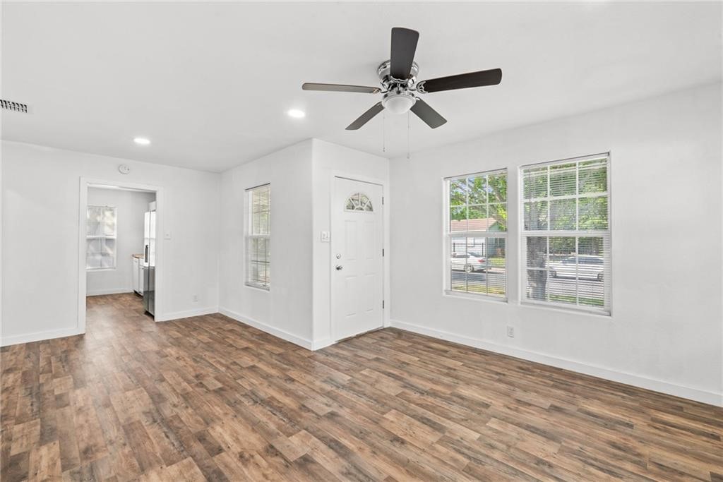 2009 Hudson St Property Photo 6