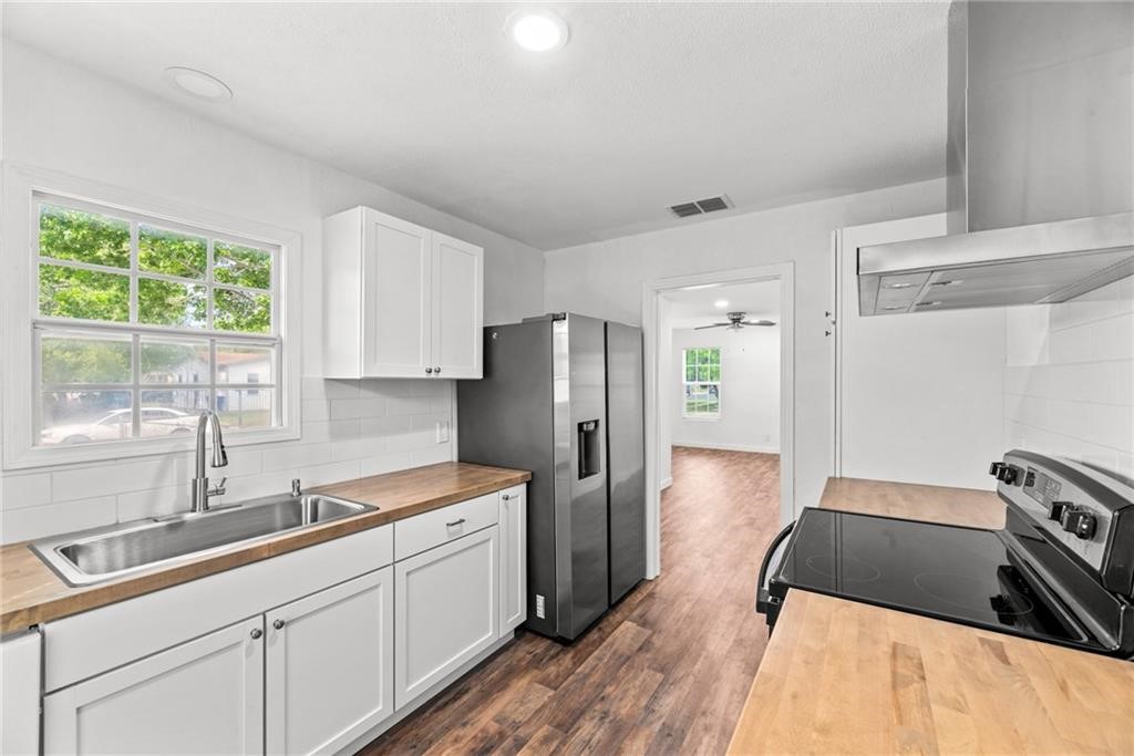 2009 Hudson St Property Photo 9