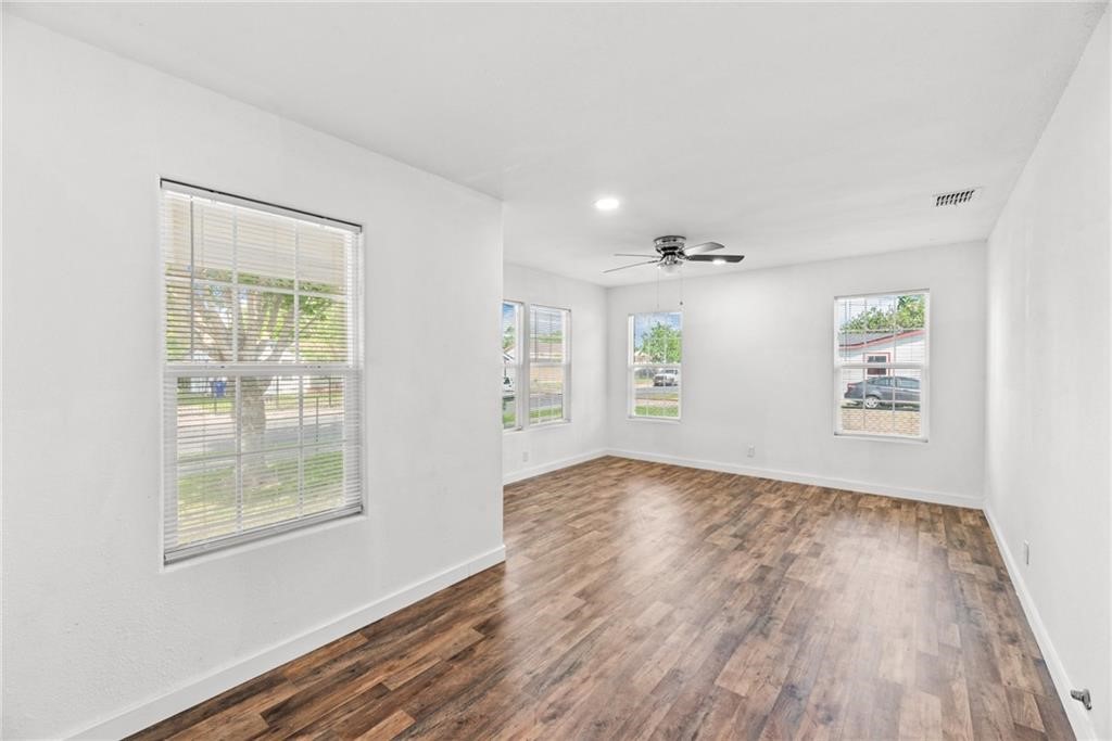 2009 Hudson St Property Photo 12