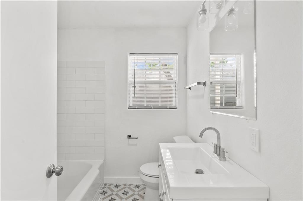 2009 Hudson St Property Photo 13