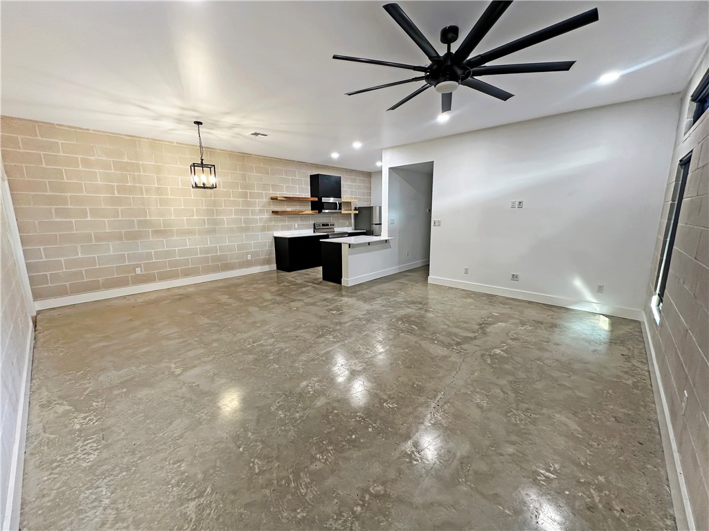 2718 Grace Circ Unit #b Property Photo 2