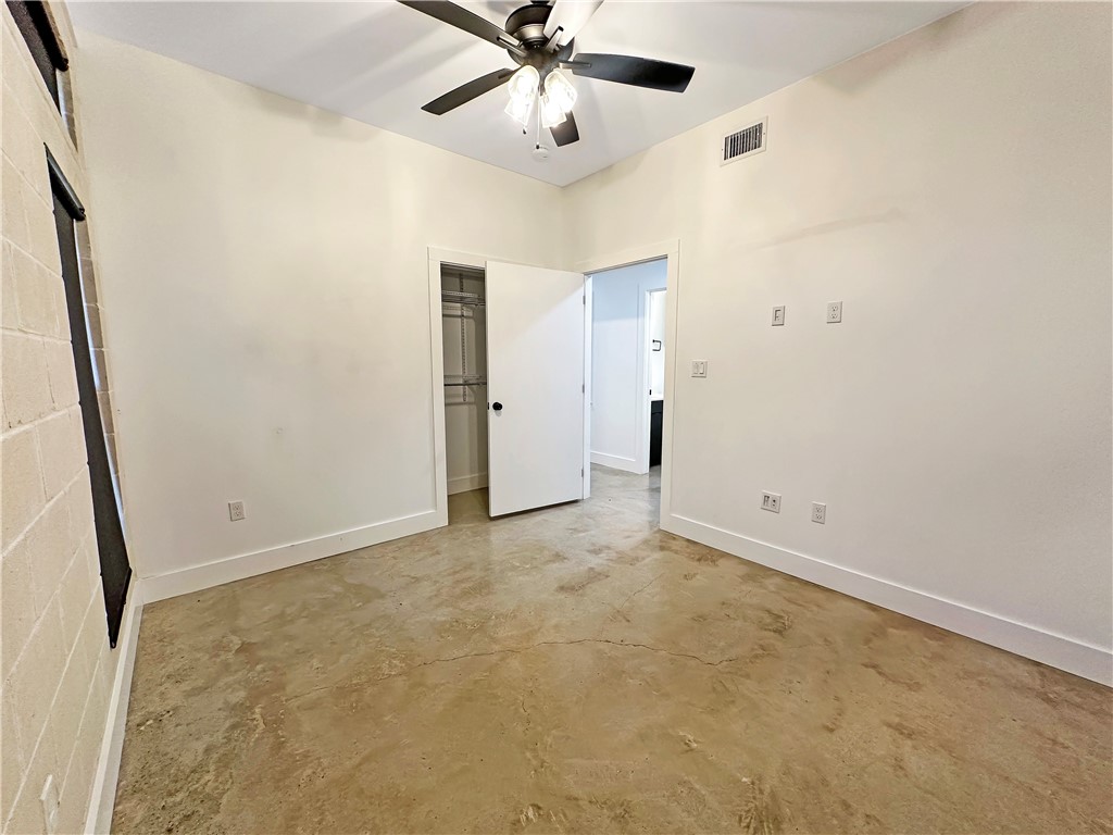 2718 Grace Circ Unit #b Property Photo 7