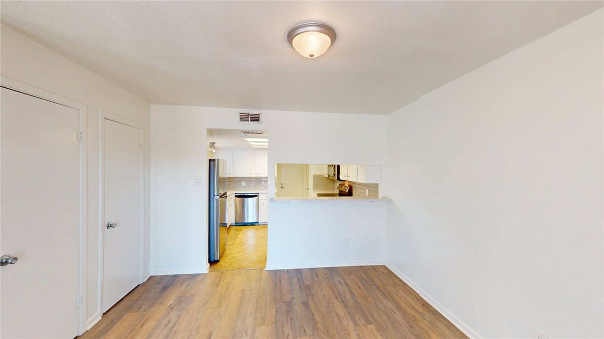 830 Cliff Dr 18 Property Photo 12