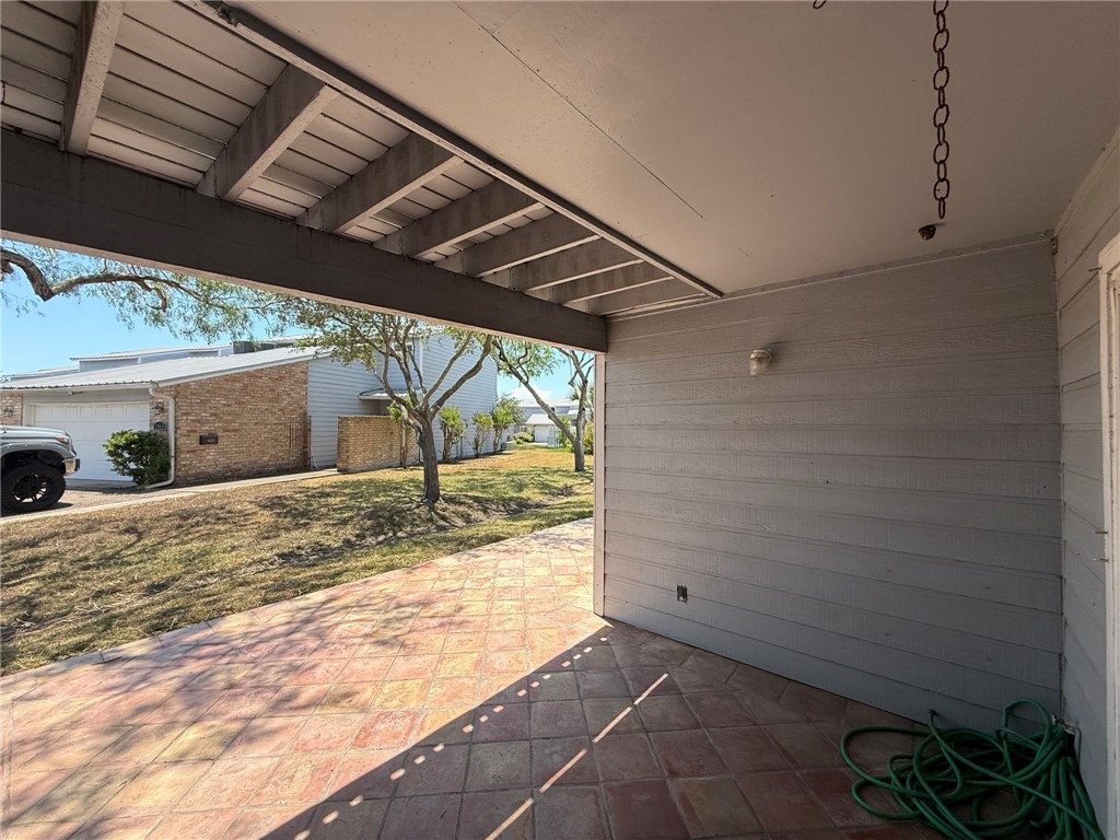 830 Cliff Dr 18 Property Photo 35