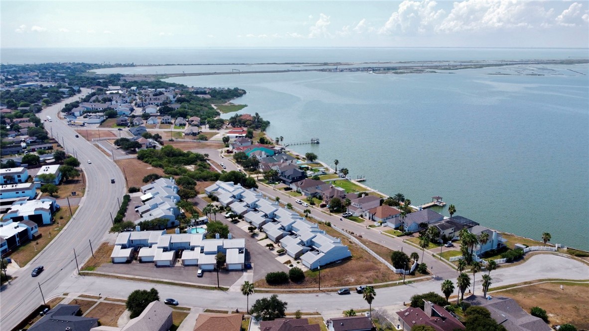 830 Cliff Dr 18 Property Photo 38