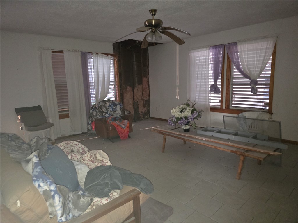 806 Louis Lynch Dr Property Photo 4