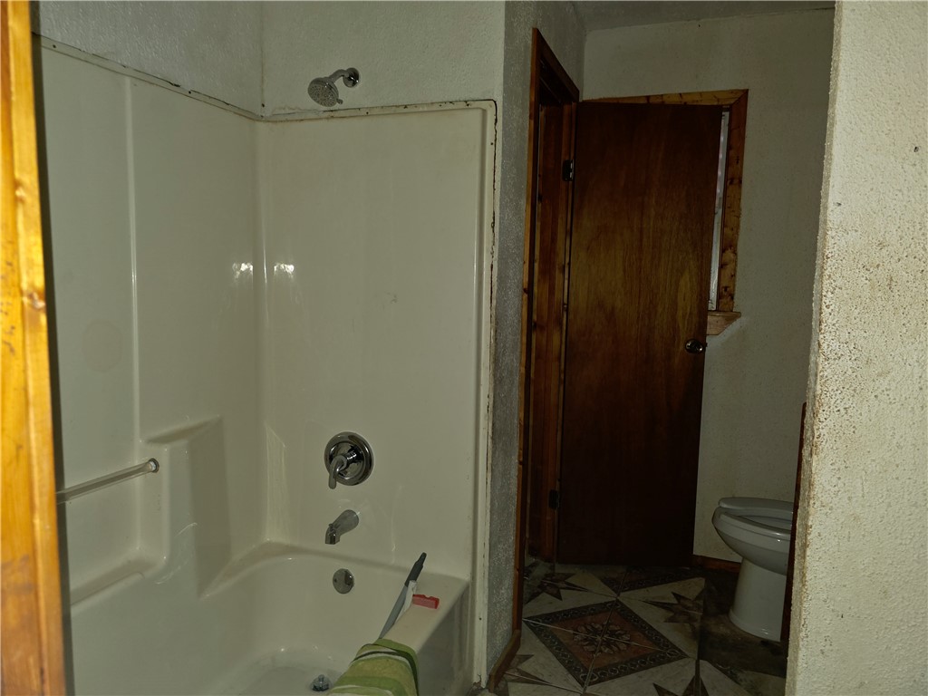 806 Louis Lynch Dr Property Photo 10