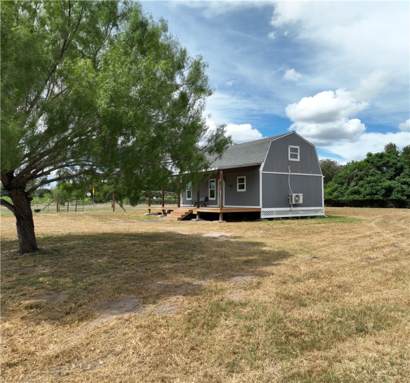 102 Clover Lane Property Photo 1