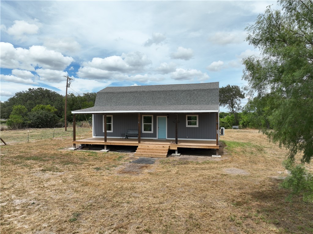 102 Clover Lane Property Photo 3