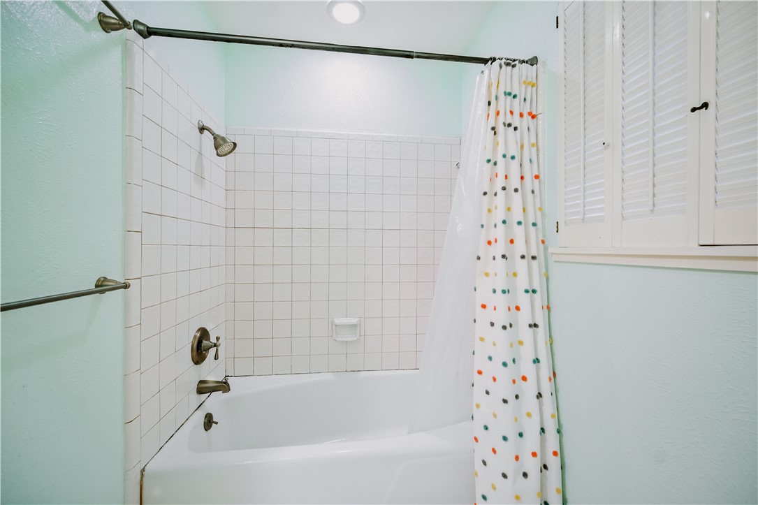 750 Bradshaw Dr Property Photo 23