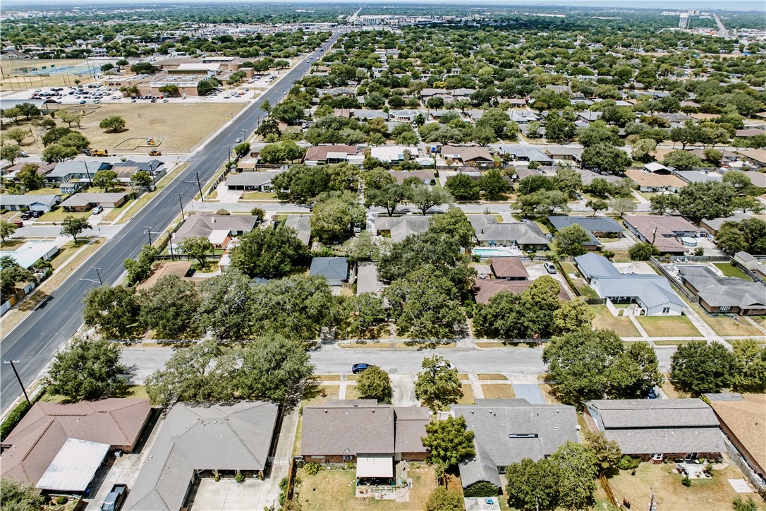 750 Bradshaw Dr Property Photo 35