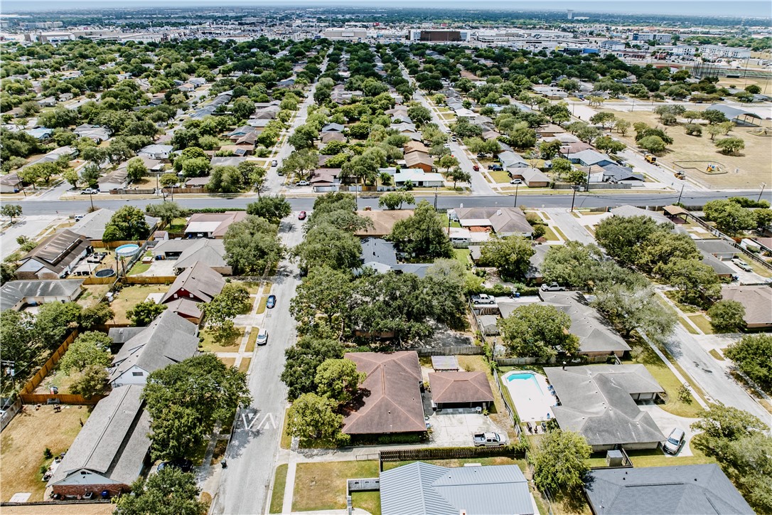 750 Bradshaw Dr Property Photo 36