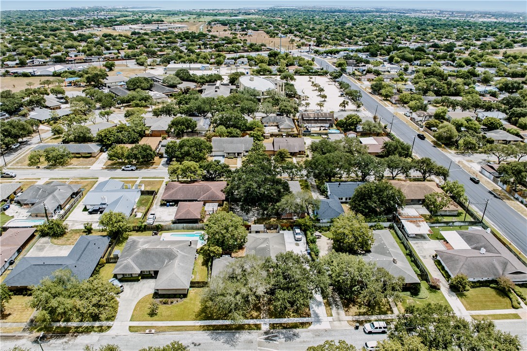 750 Bradshaw Dr Property Photo 37