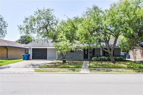 210 Pecos St Property Photo 1