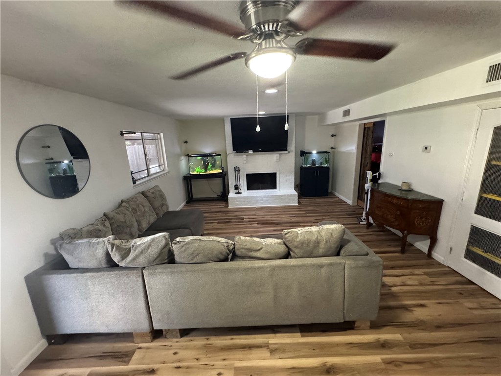 210 Pecos St Property Photo 2