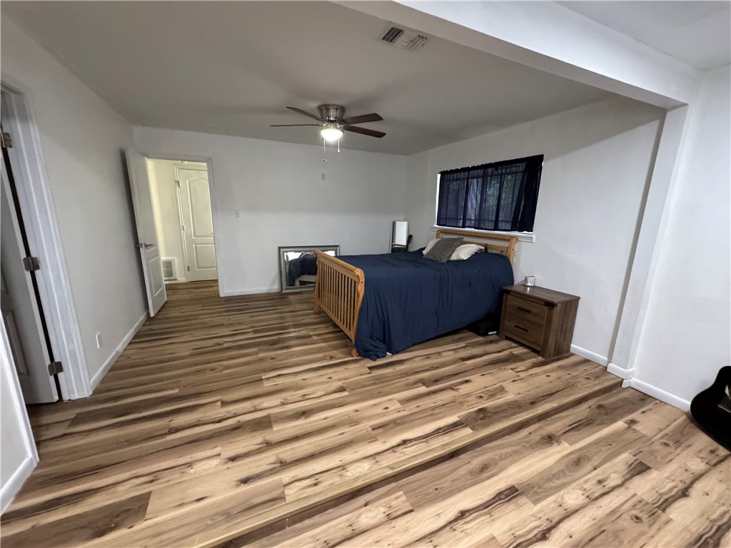 210 Pecos St Property Photo 14