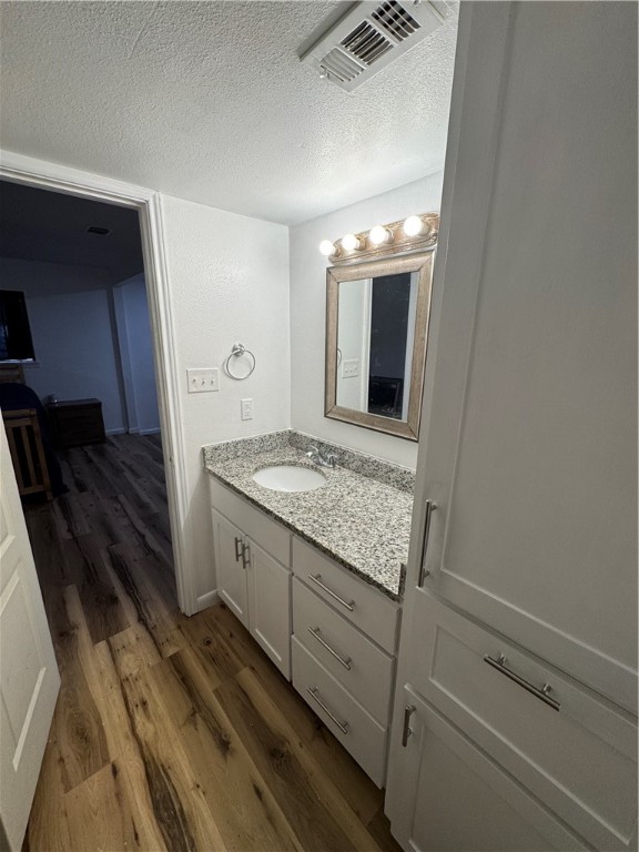 210 Pecos St Property Photo 17