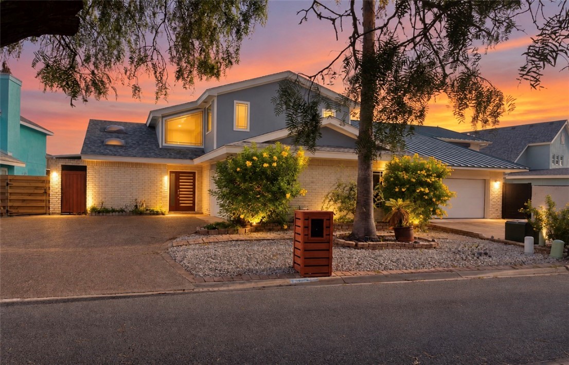 13738 Primavera Dr