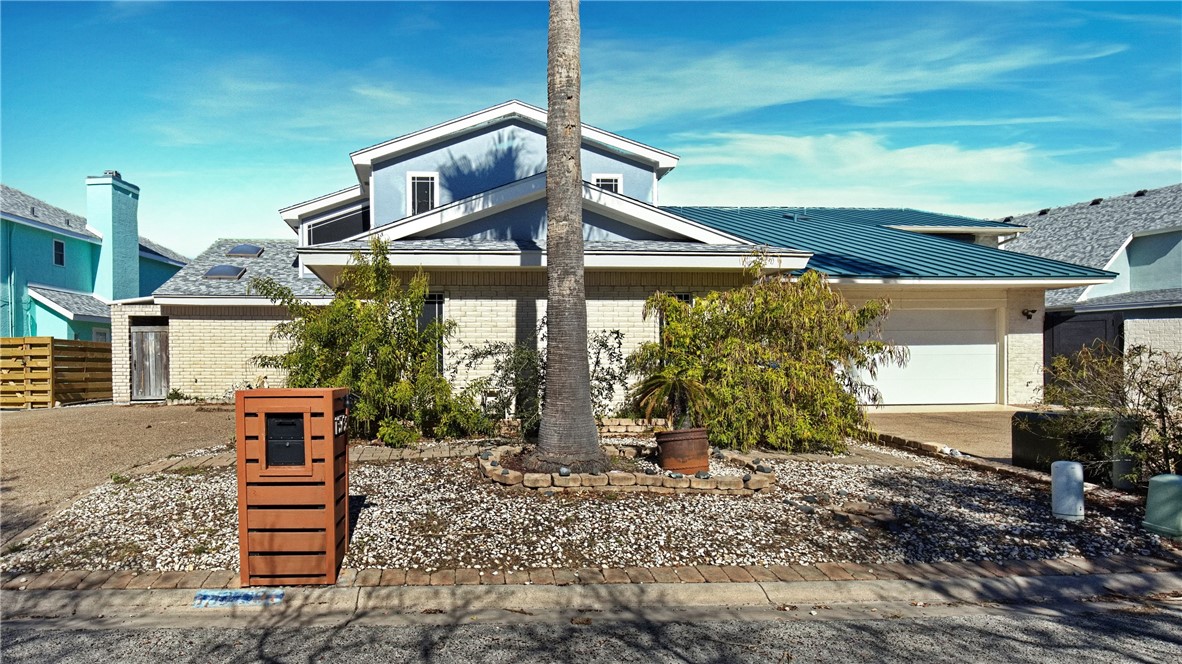 13738 Primavera Dr Property Photo 2
