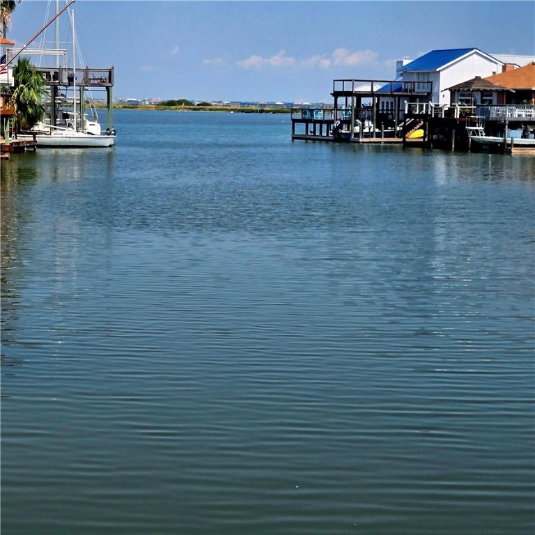 13738 Primavera Dr Property Photo 3